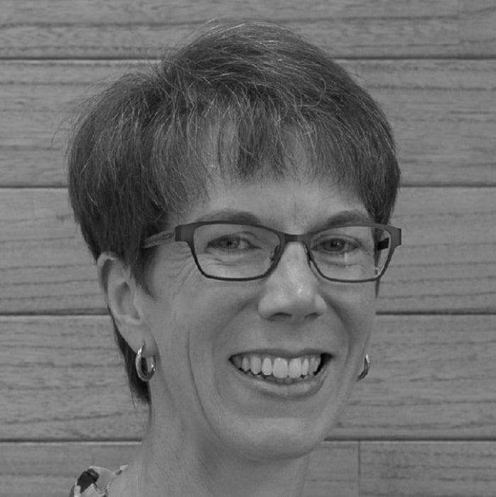 Leanne Chalmers Dr Leanne Chalmers brings her diverse experience as a